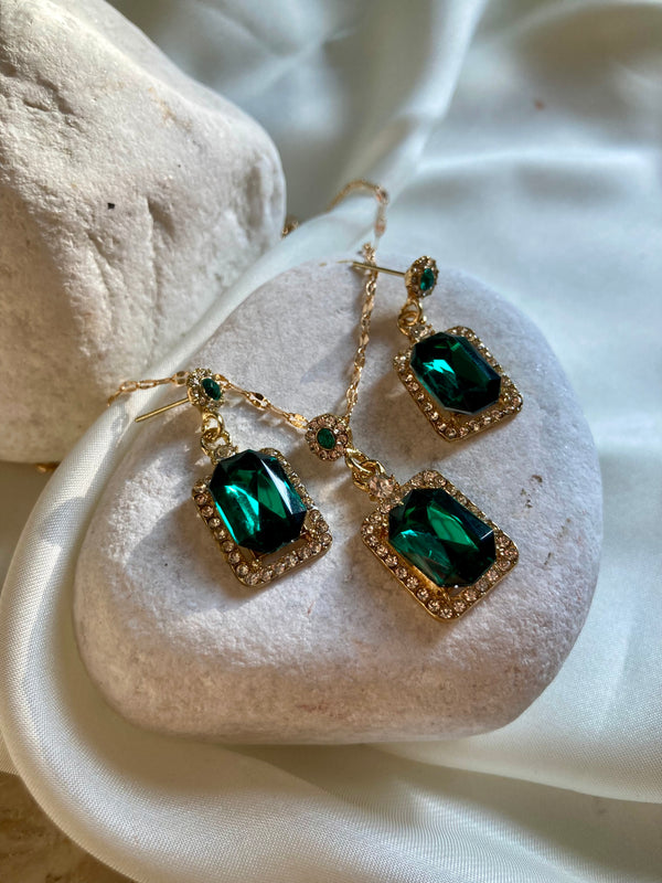 Green Glow Necklace