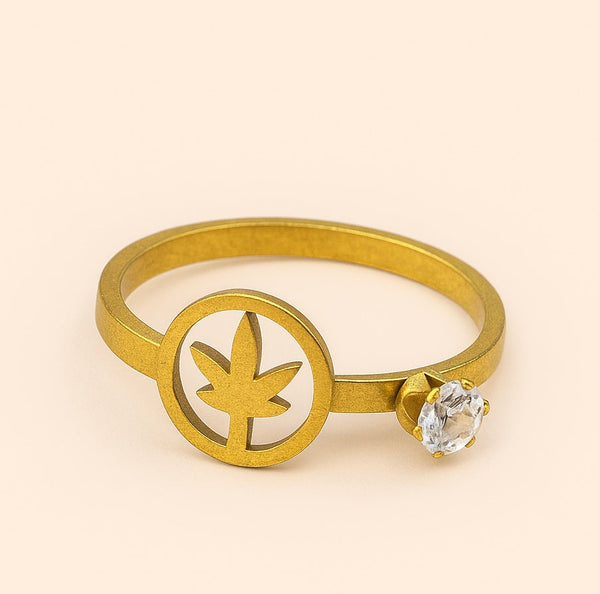 Leaf Charm                                                        (A-R 1250)